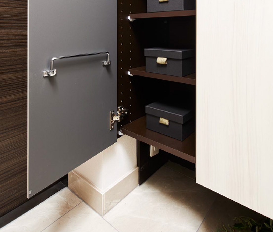 空間を無駄なく使った下足入れ下部収納