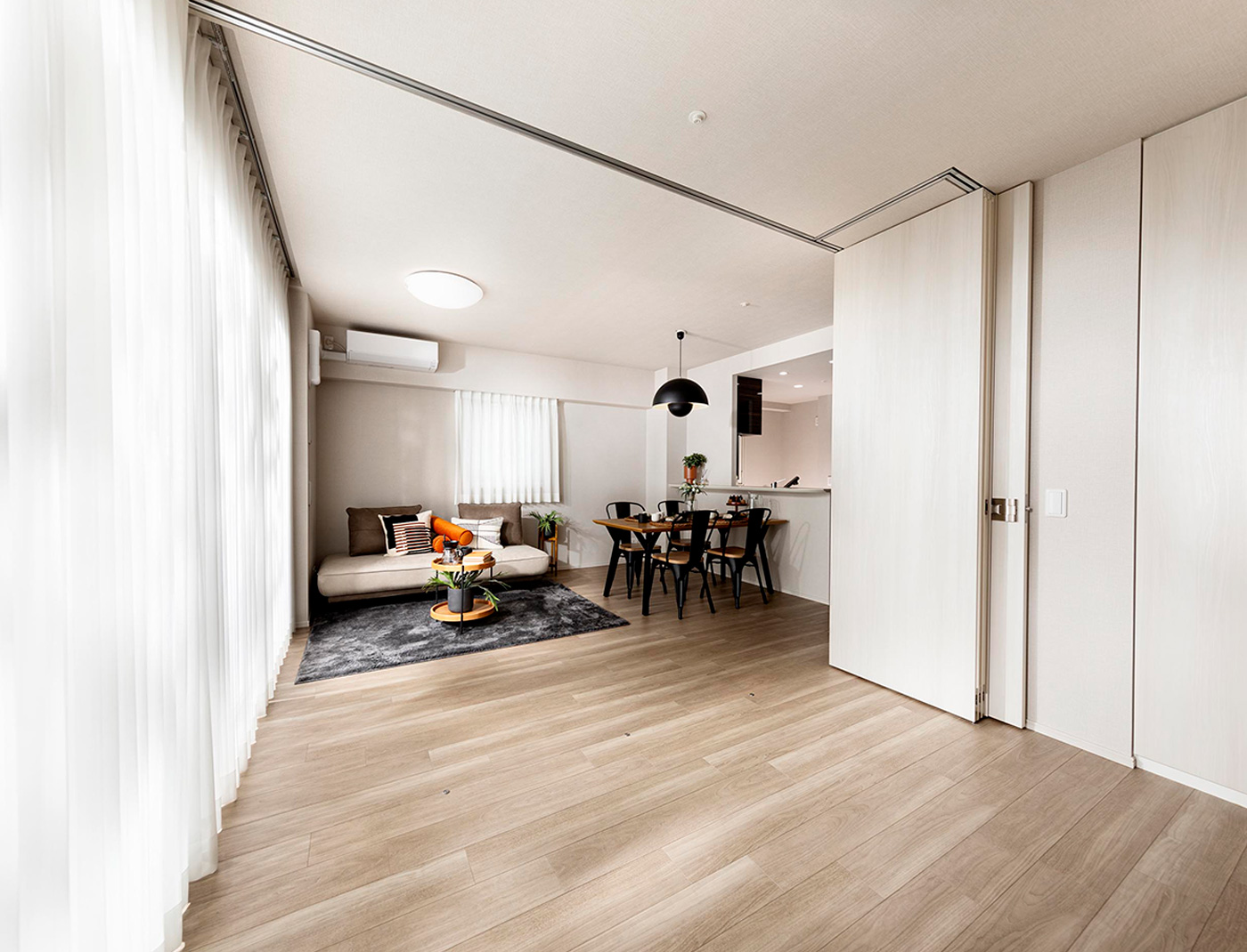 広々としたリビング空間