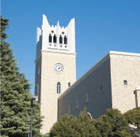 早稲田大学
