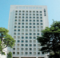 上智大学
