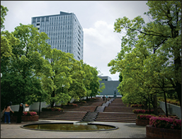東洋大学