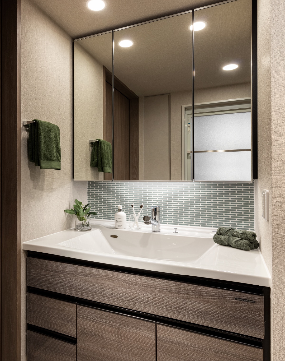 POWDER ROOM
