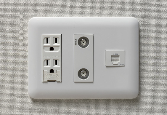 マルチメディアコンセント