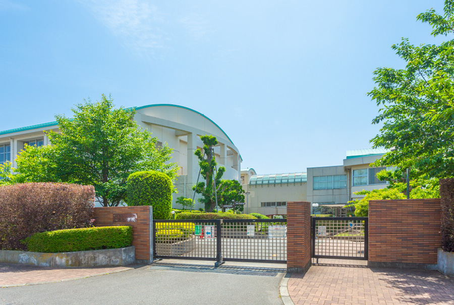 市立六会小学校