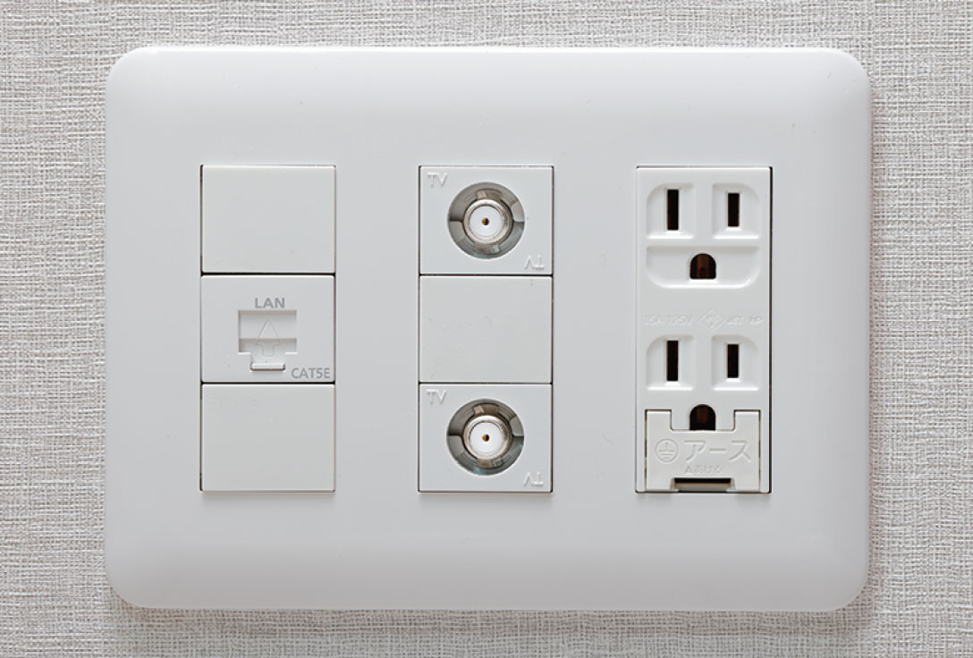 マルチメディアコンセント