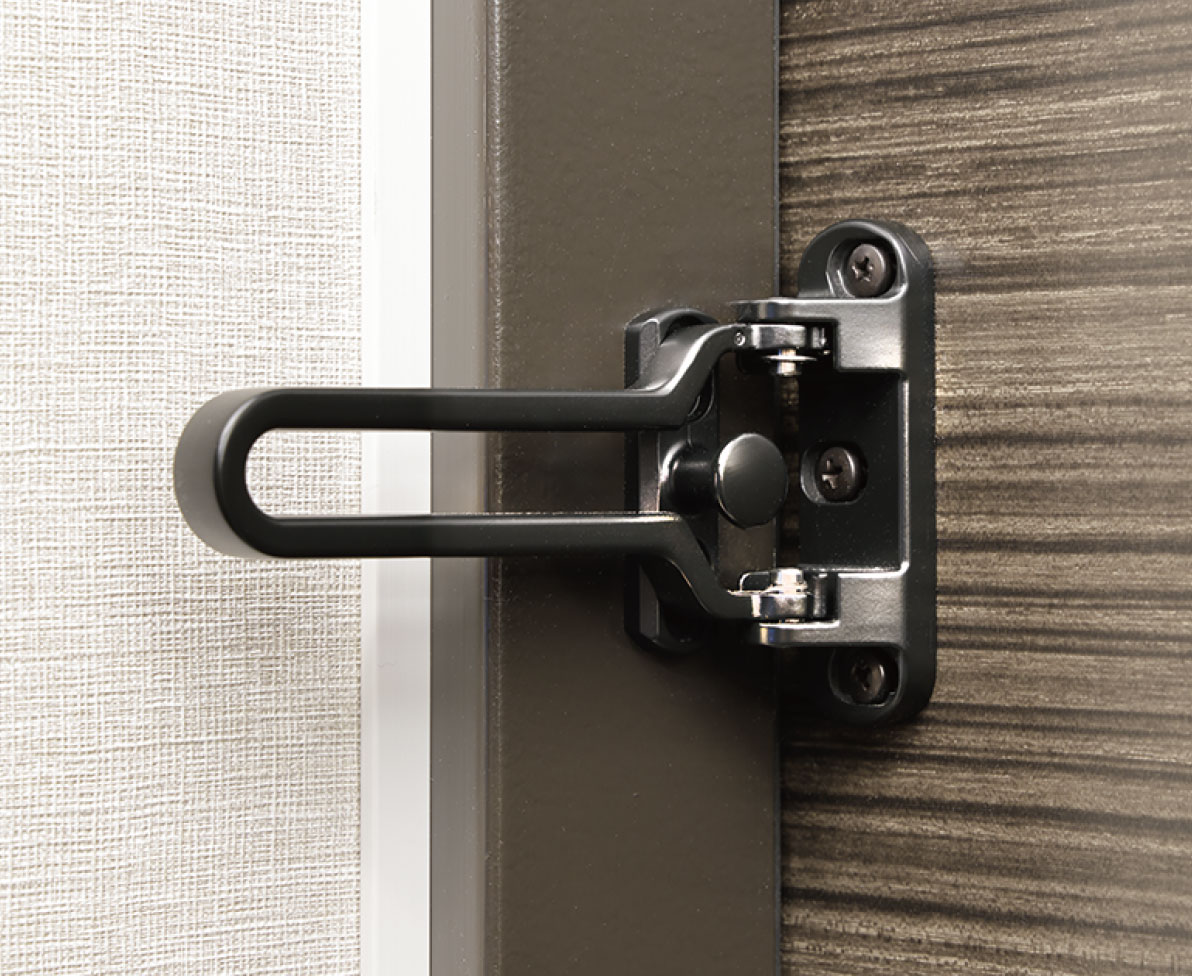 対震ドアガード